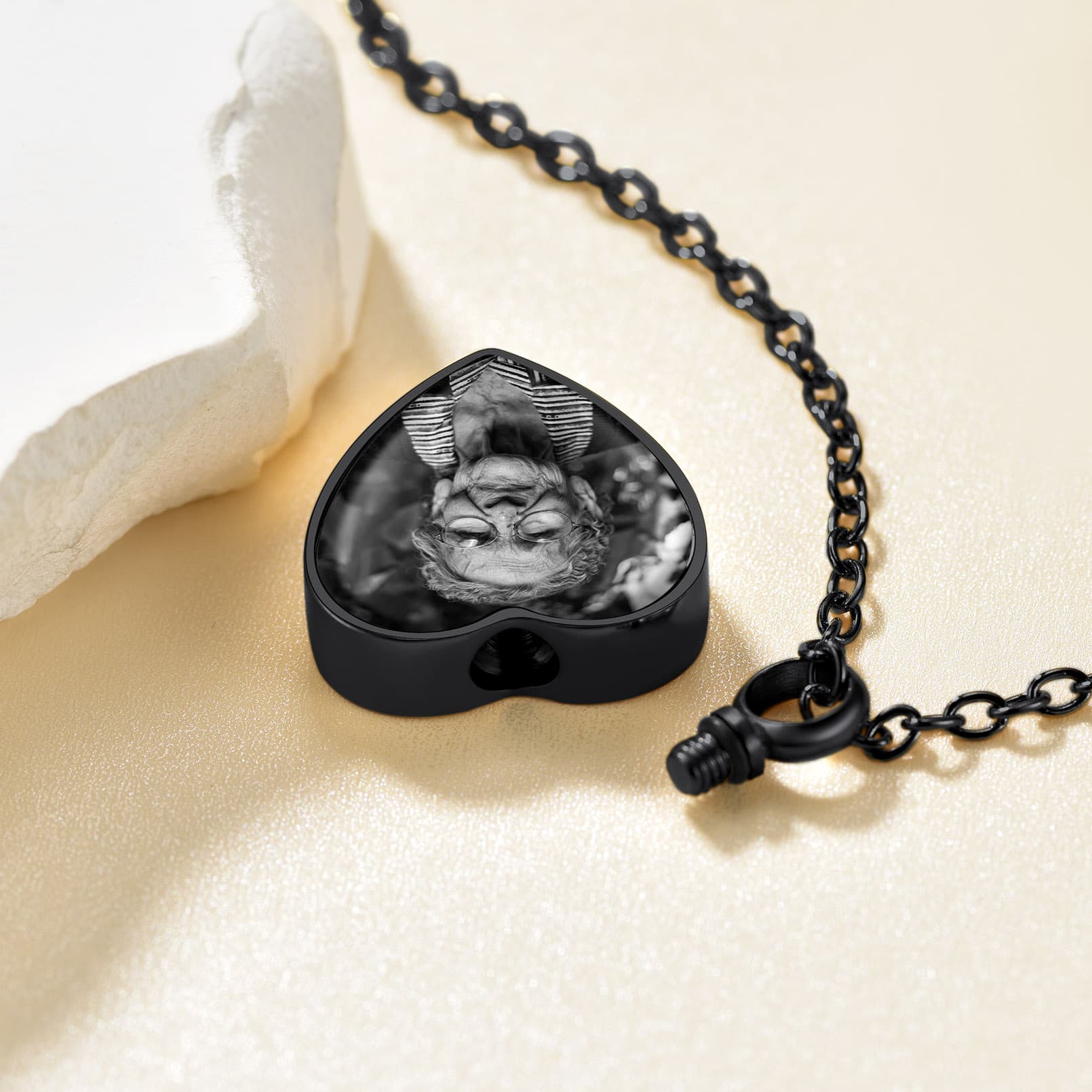 Custom4U Urn Necklace with Photo Black